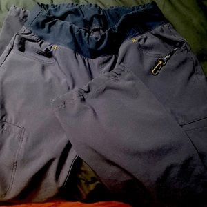 Scrub pants great condition